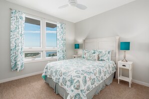 3 bedrooms, desk, free WiFi, bed sheets