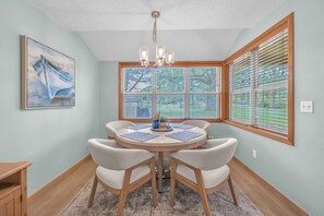 Dining - Chinook - Two Bedroom w/Loft, Beach Access, Dog Ok,Hot Tub, BBQ, Beach Cruisers, (Pacific City)