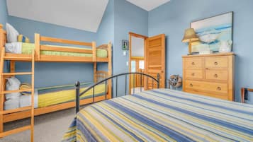 2 bedrooms, desk, free WiFi, bed sheets