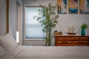 4 bedrooms, desk, iron/ironing board, free WiFi