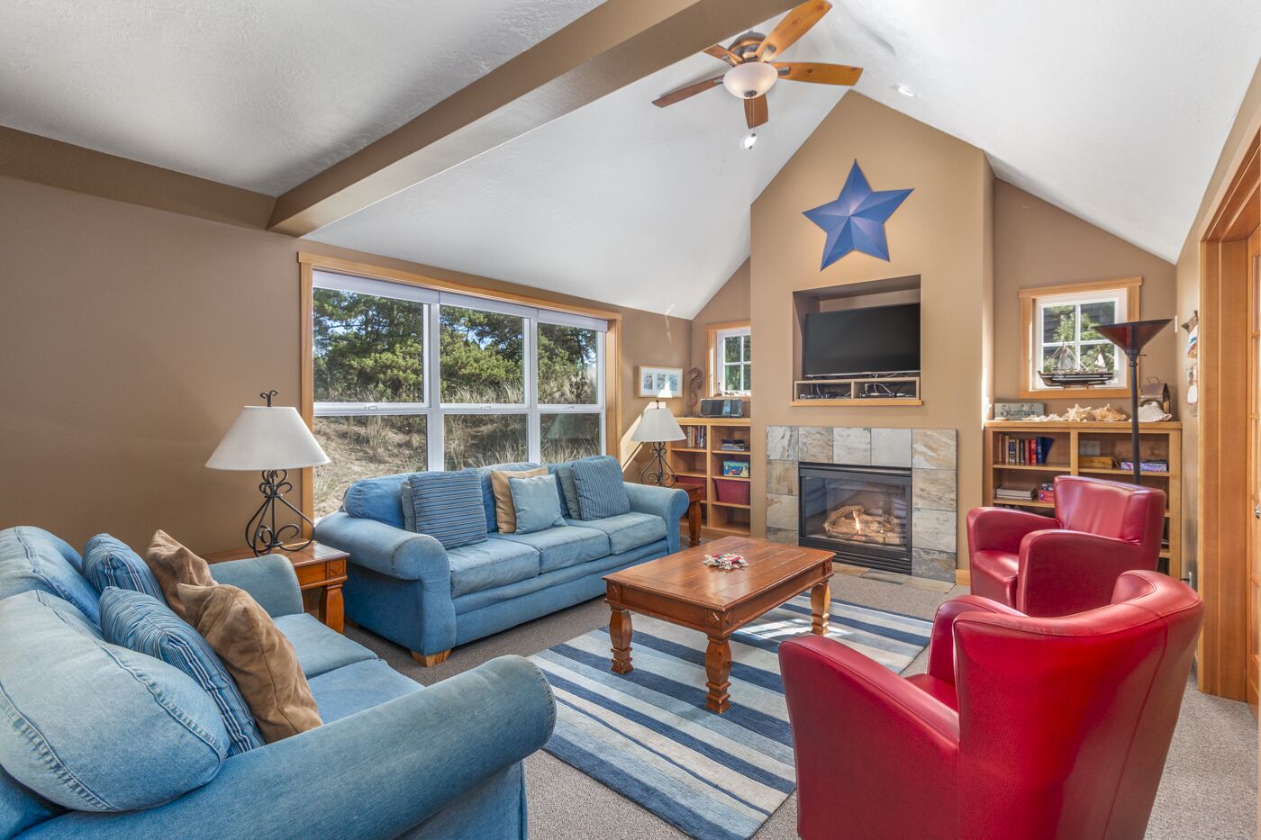 Smart TV, fireplace, DVD player