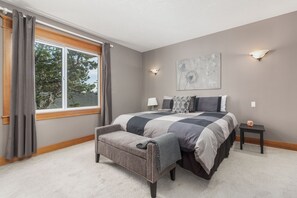 5 bedrooms, iron/ironing board, free WiFi, bed sheets