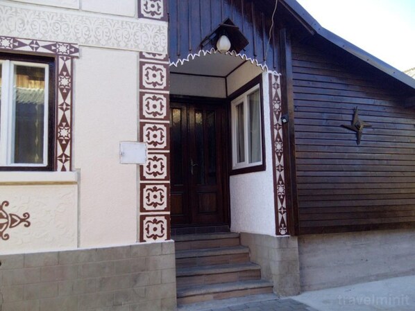 المنشأة من الخارج