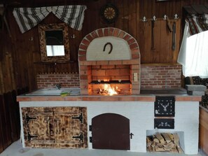 House | Interior - Agrituristic House - Sleeps 8 With Garden (Manastirea Humorului)