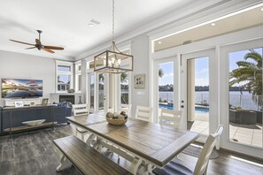 Dining - Sea of Dreams. Remodeled Lakefront 4 Bed, Heated Pool, Golf Cart and Bikes! (Destin)