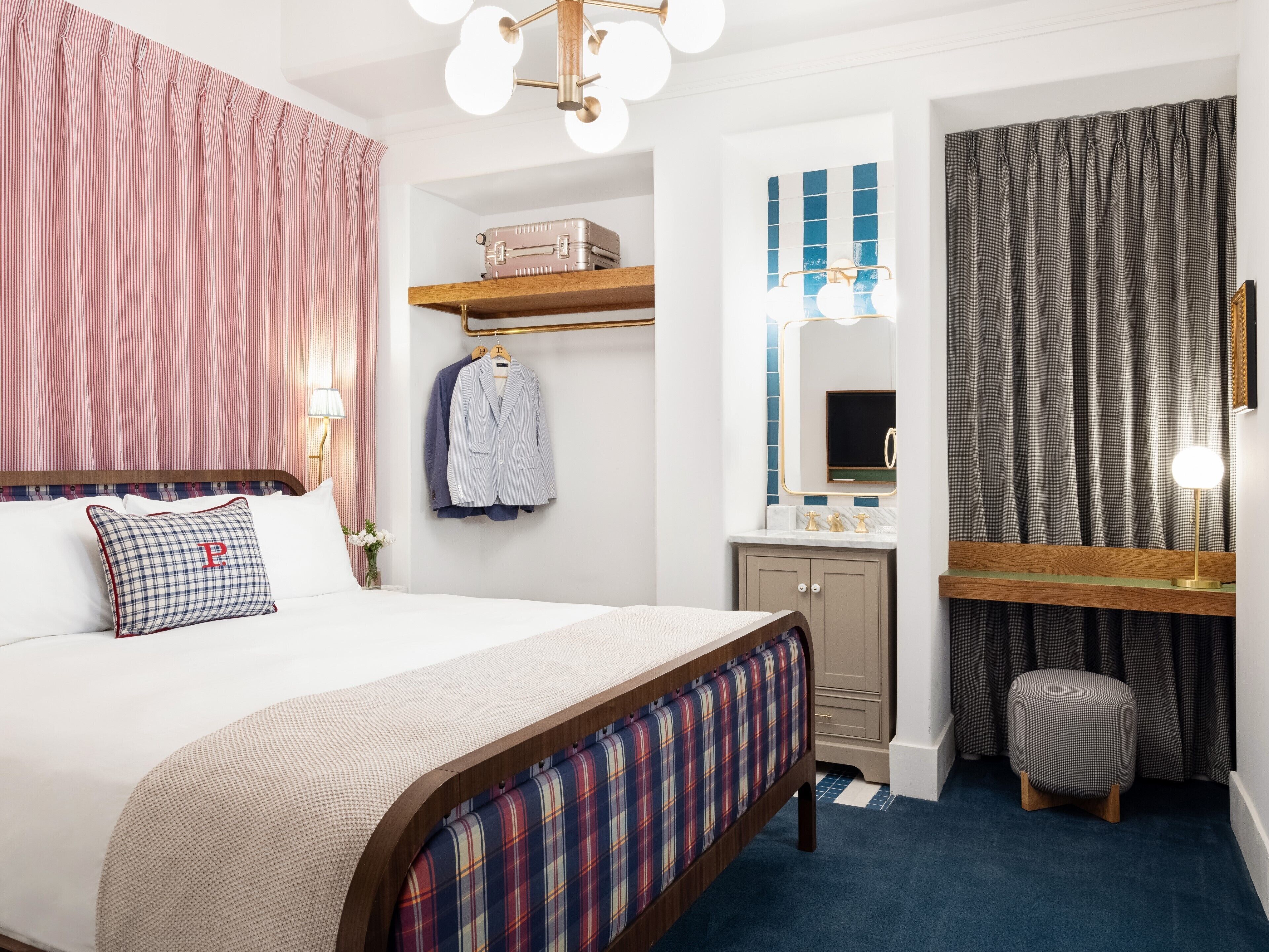 Italiaanse Frette-lakens, luxe beddengoed, een minibar