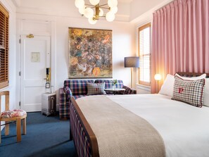 Deluxe Studio, 1 King Bed (The Grand King) | Frette Italian sheets, premium bedding, minibar, in-room safe