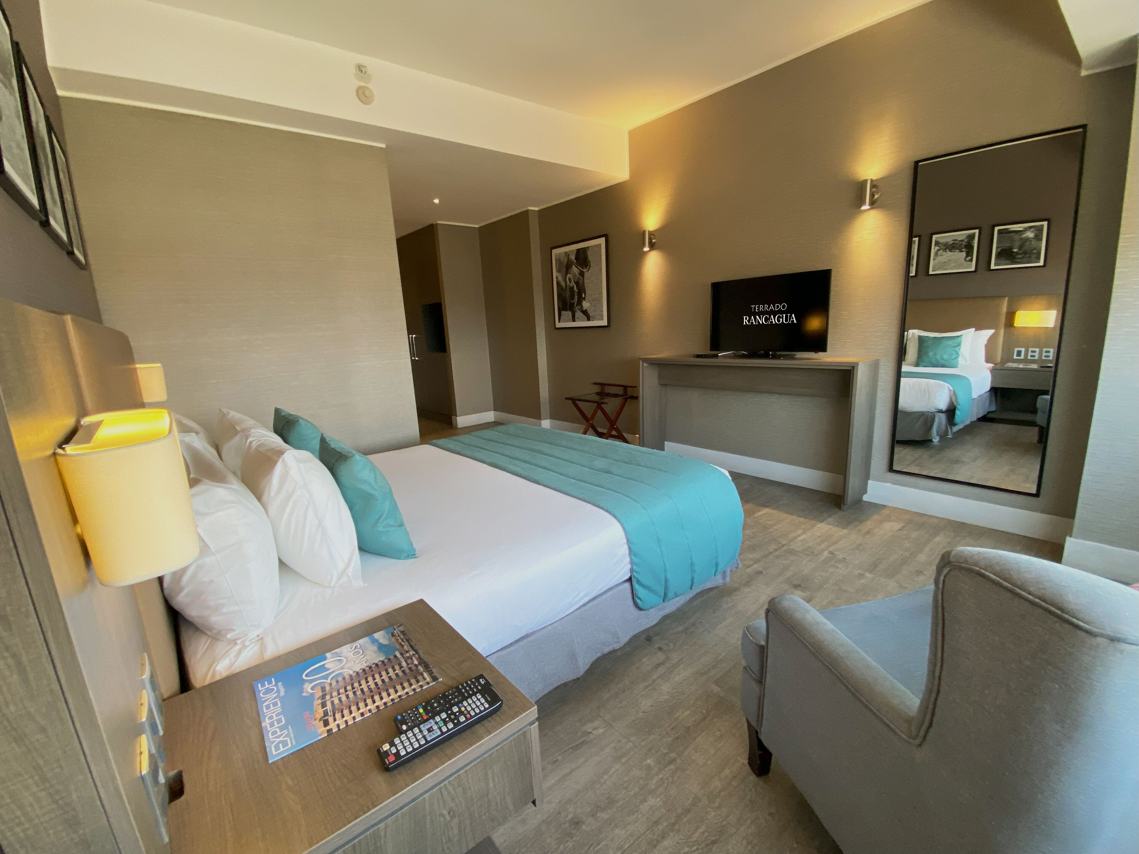 Rom – superior | Minibar, wi-fi (inkludert) og sengetøy