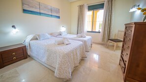 2 bedrooms, iron/ironing board, free WiFi, bed sheets