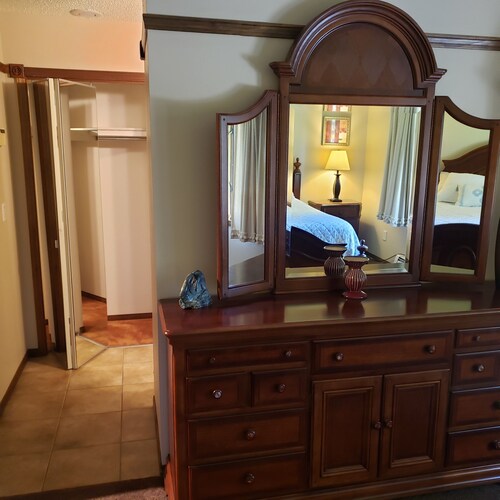 Unique home -in Golf Club heights-near hospital and airport!