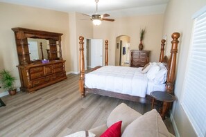 4 bedrooms, desk, iron/ironing board, free WiFi