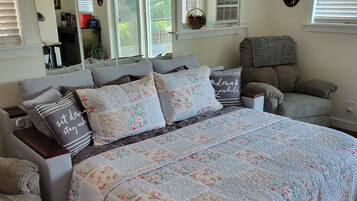 Schreibtisch, kostenloses WLAN, Bettwäsche