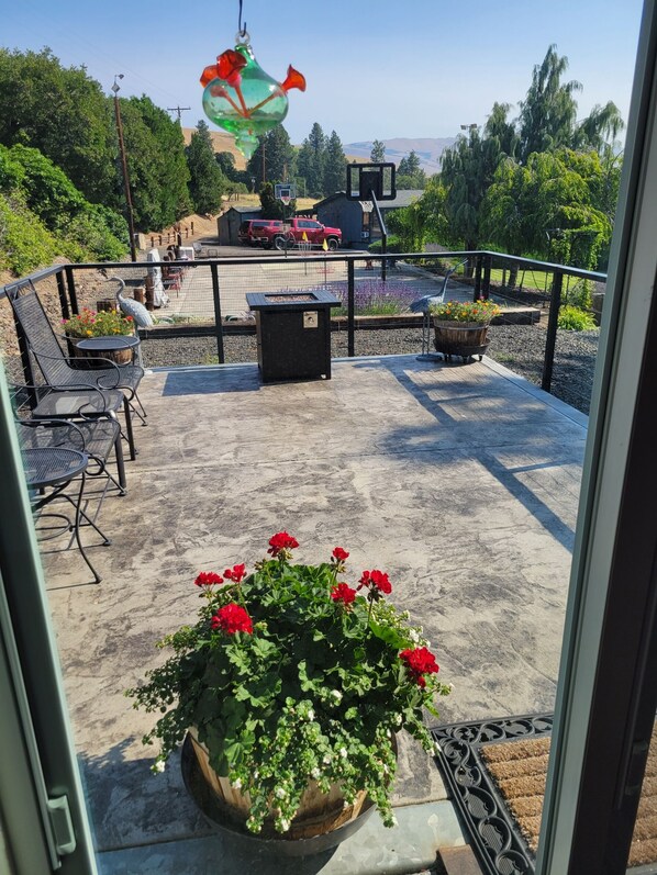 المنشأة من الداخل