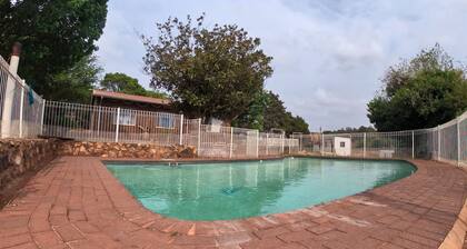 Private Cottage - 5 minutes to the Cradle of Humankind