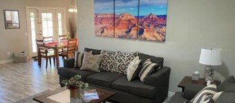 Heated Pool, Hot Tub, Golf, Private Putting Green, Backyard Retreat!