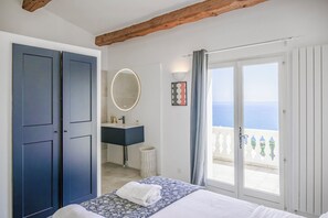6 bedrooms, in-room safe, iron/ironing board, travel cot