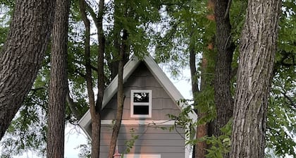Luxury Craftsman Farmhouse Close to Beaches & Wineries