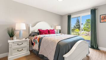 3 bedrooms, iron/ironing board, travel crib, WiFi
