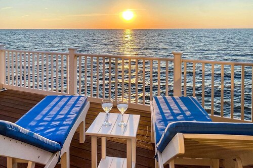 Waterfront Sanctuary w/ Panoramic Bay Views!