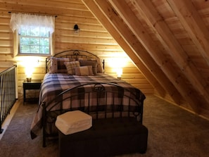 1 bedroom, free WiFi, bed sheets - The Wildflower - Private cabin in wooded setting (Middlefield)