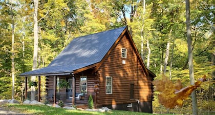 The Wildflower - Private cabin in wooded setting