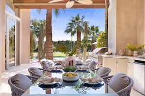 Villa (Multiple Bedrooms) | Restaurang utomhus