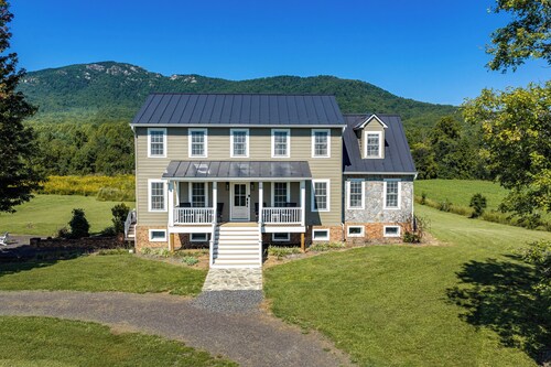 Spacious, Beautiful, Quiet Home with Amazing Old Rag Views