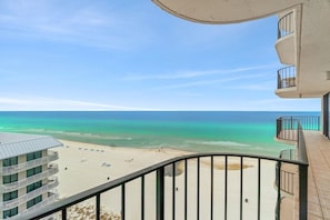 Property grounds - 3 bedroom Gulf Front Condo at Edgewater PCB (PANAMA CITY BEACH)