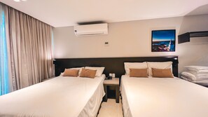Habitación cuádruple estándar | Wifi gratis y ropa de cama 