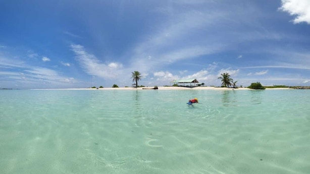 Unclassified image, 1 of 20, button - Zeeo - Beachfront (Thulusdhoo Island)