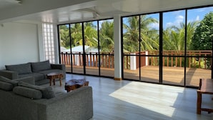 Unclassified image, 2 of 20, button - Zeeo - Beachfront (Thulusdhoo Island)