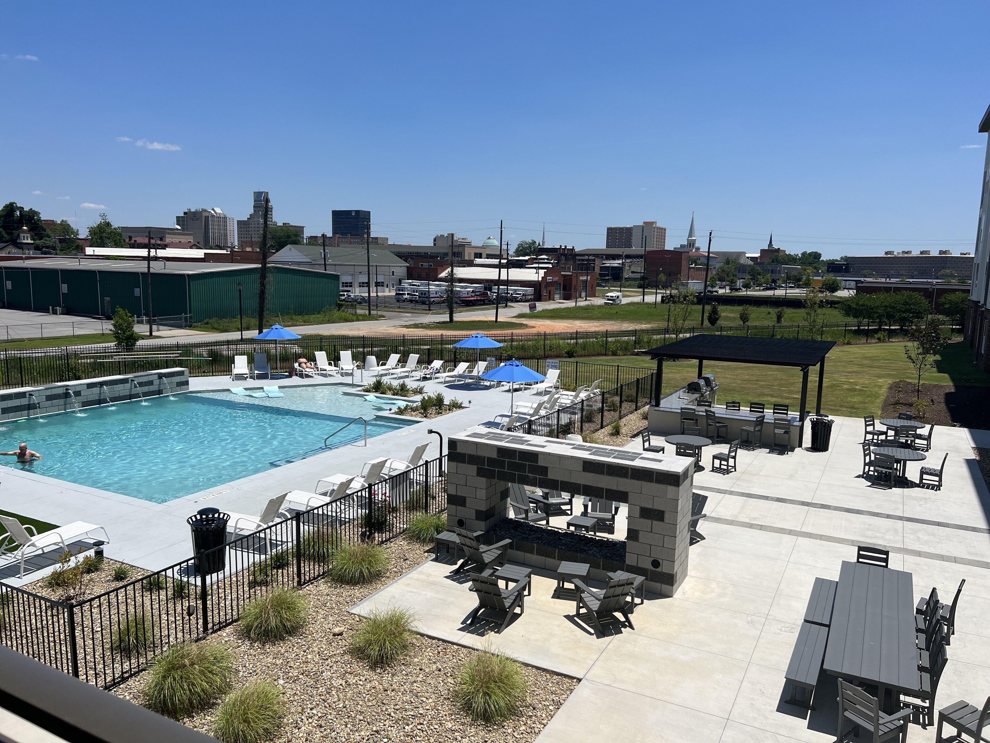 New Luxury Apartment in Downtown Augusta .. MINUTES from The Masters in Augusta, United States