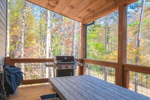 Outdoor dining - Cozy mountain oasis with hot tub, grill, fire pit and 1200 sf of deck (Blue Ridge)