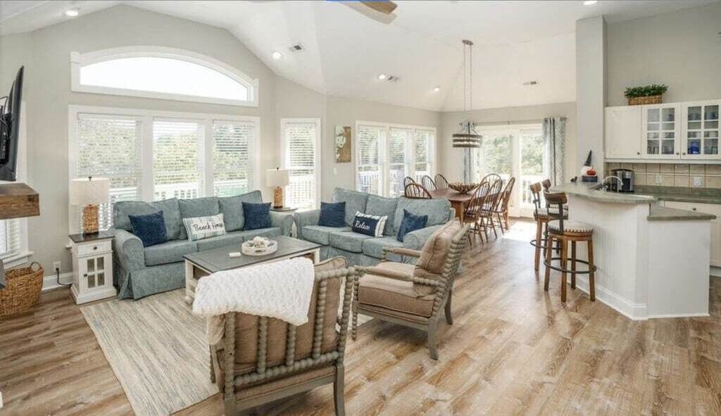 TV connectée, lecteur de DVD, baby-foot