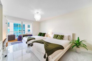 1 bedroom, iron/ironing board, travel crib, WiFi - Modern Condo W City Views – Free Parking (Miami)