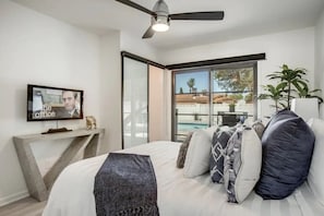 3 bedrooms, desk, iron/ironing board, travel cot - Old Town Scottsdale Luxury Oasis With Heated Pool (Scottsdale)