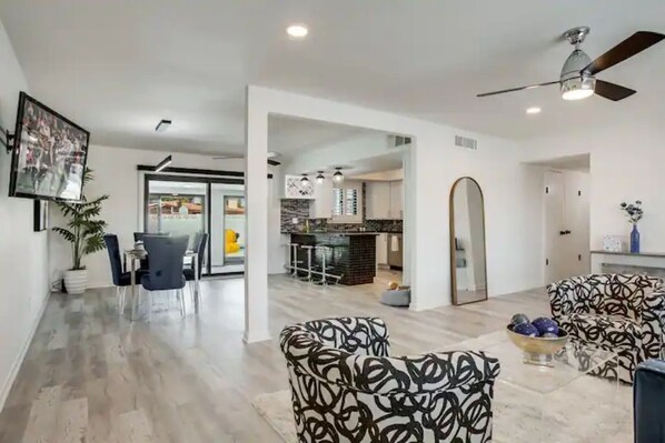 Interior - Old Town Scottsdale Luxury Oasis With Heated Pool (Scottsdale)