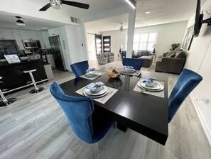 Dining - Old Town Scottsdale Luxury Oasis With Heated Pool (Scottsdale)