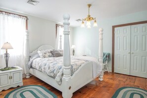 4 chambres, fer et planche à repasser, Wi-Fi gratuit, draps fournis