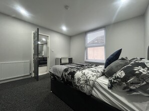 Apartment, 1 Queen Bed | 1 bedroom, iron/ironing board, free WiFi, bed sheets - Private Luxury Apartment - Free Parking & Wi-fi (Coventry)