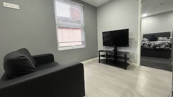 Apartment, 1 Queen Bed | Interior