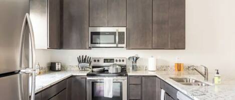 Fridge, microwave, oven, stovetop