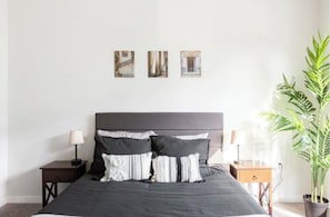 2 bedrooms, desk, free WiFi, bed sheets