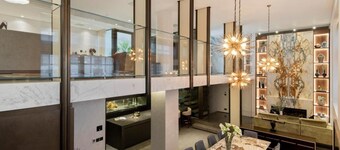 Charming 6-bed House in London
