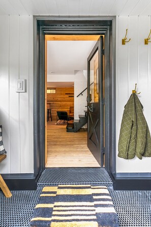 المنشأة من الداخل