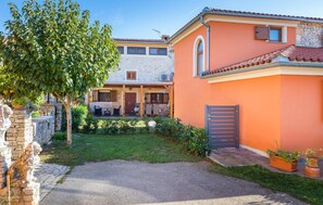 Exterior - 4 bedroom awesome home in Vodnjan (Vodnjan)