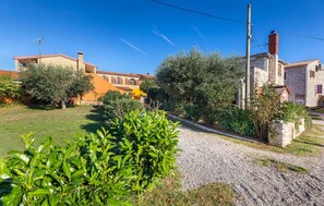Property grounds - 4 bedroom awesome home in Vodnjan (Vodnjan)