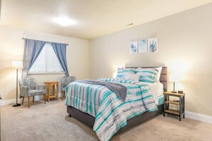3 habitaciones, tabla de planchar con plancha, wifi y ropa de cama 