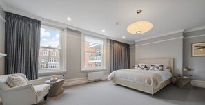 4 bedrooms, free WiFi, bed sheets - Stunning 4-bed Apartment in Mayfair (London)