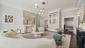 Departamento, varias camas | Sala de estar